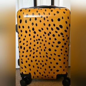 CALPAK Cocoa 20 inches Chipp carry-on  lightly used